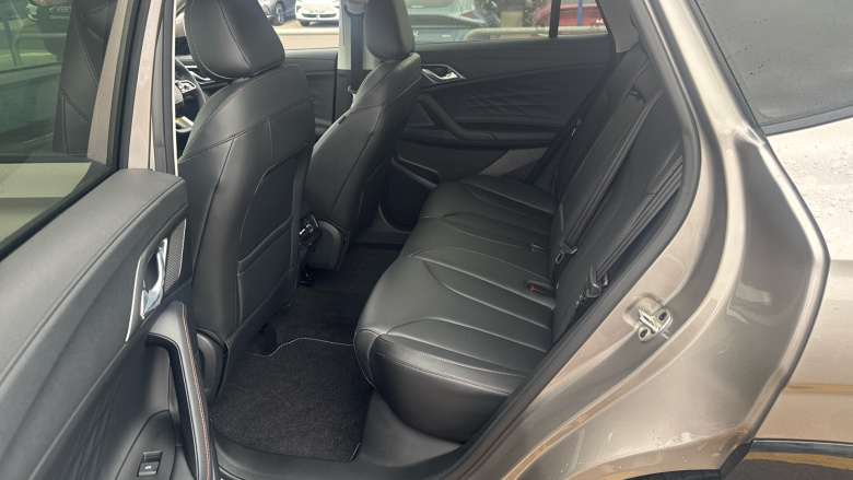 MG HS 1.5 T-GDI PHEV Trophy 5dr Auto Hatchback